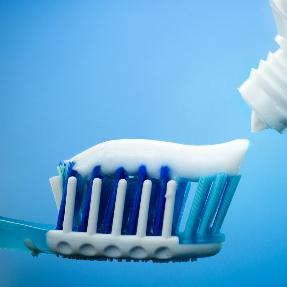 Generic-dentist_SMM_toothbrush-and-toothpaste_20180128.jpg